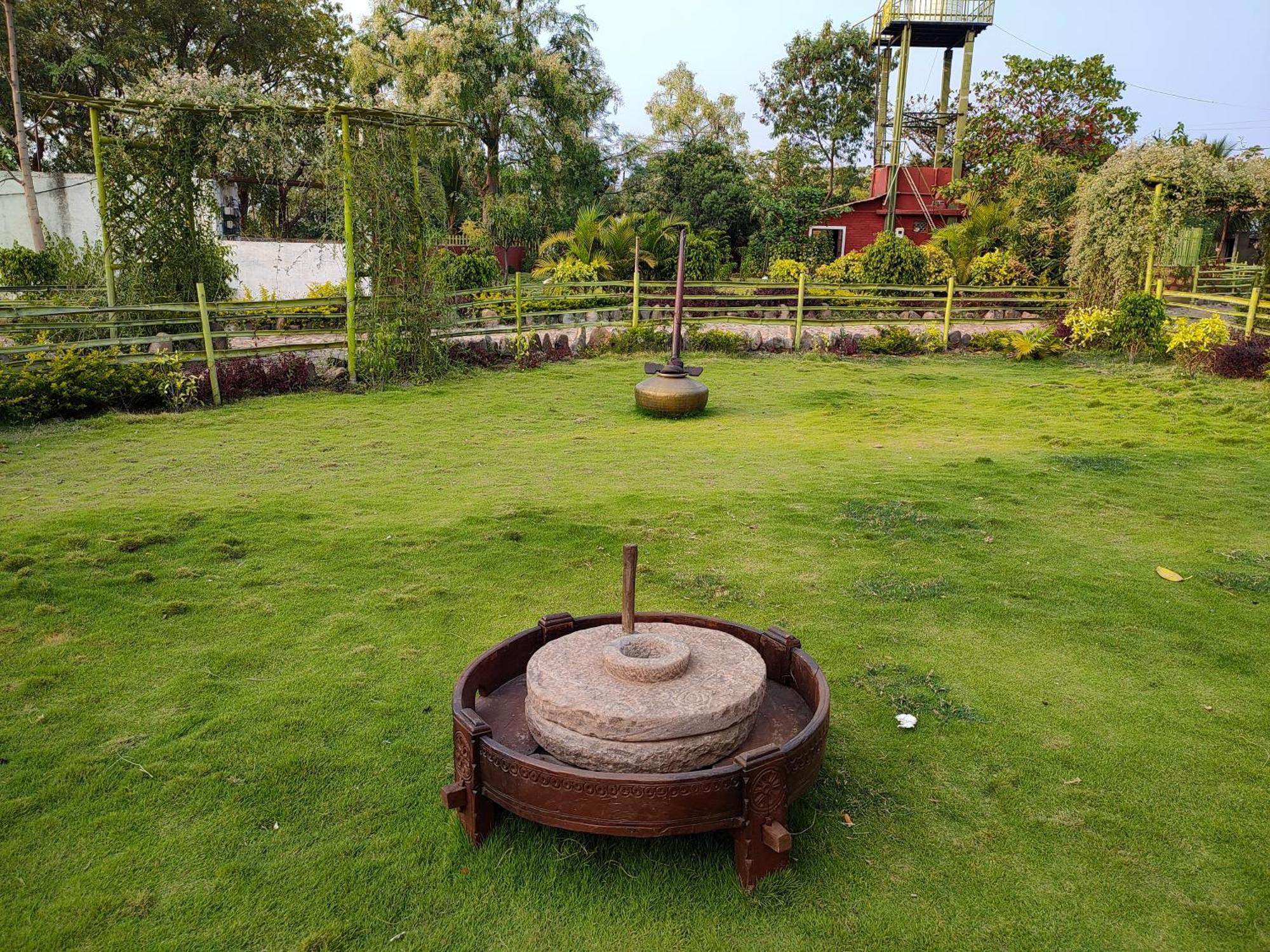 Van Vagdo Resort Rajpipla المظهر الخارجي الصورة