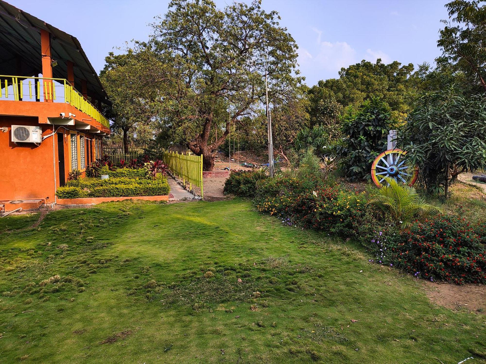 Van Vagdo Resort Rajpipla المظهر الخارجي الصورة
